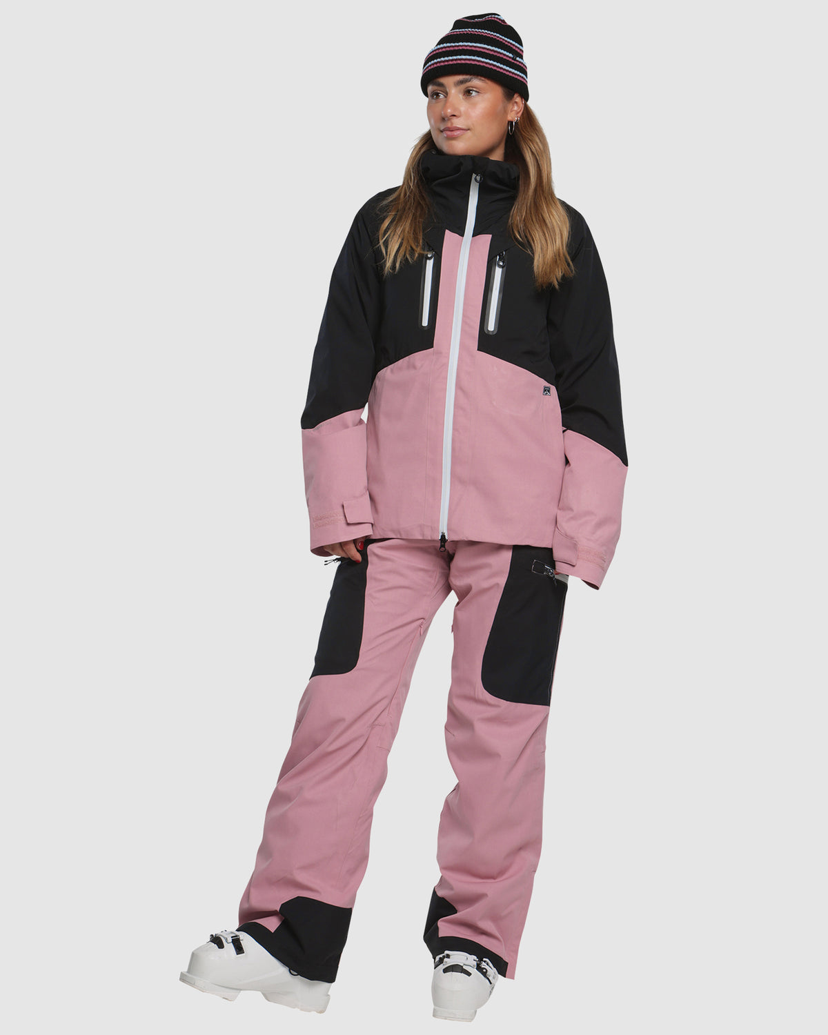 #true-black-lilas